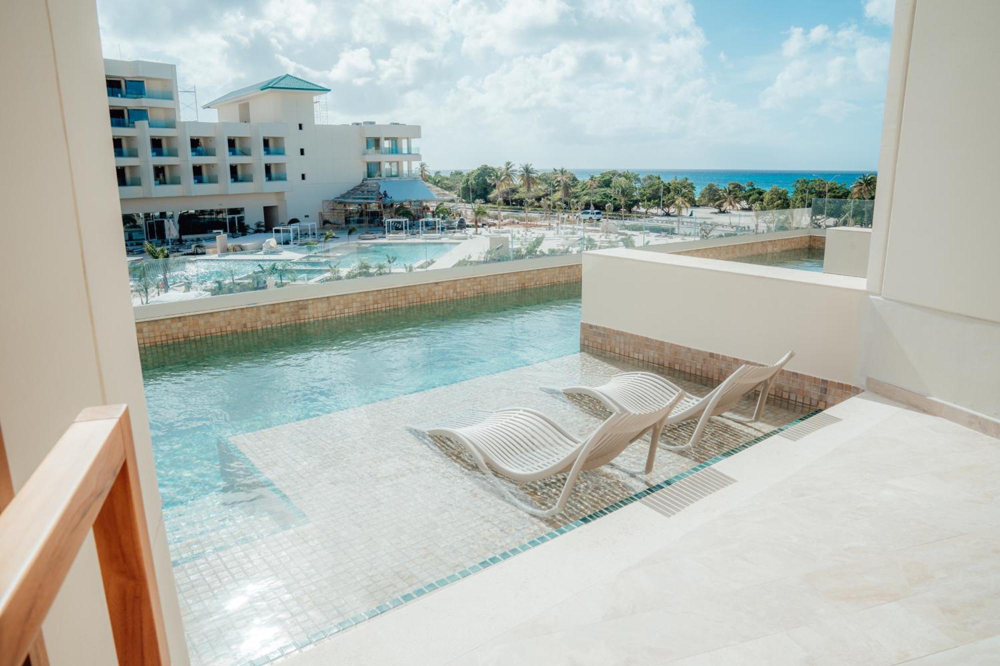 Joia Aruba By Iberostar Hotel Palm Beach Exterior photo