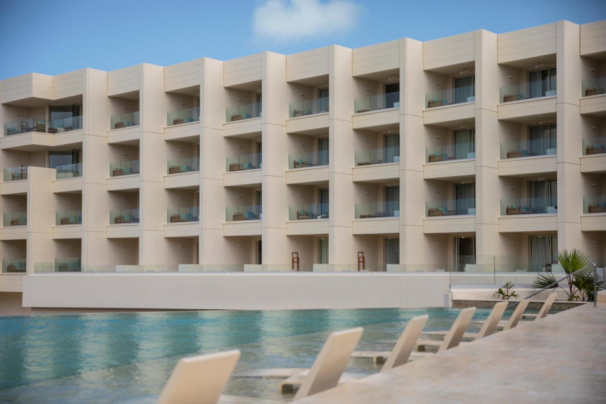 Joia Aruba By Iberostar Hotel Palm Beach Exterior photo