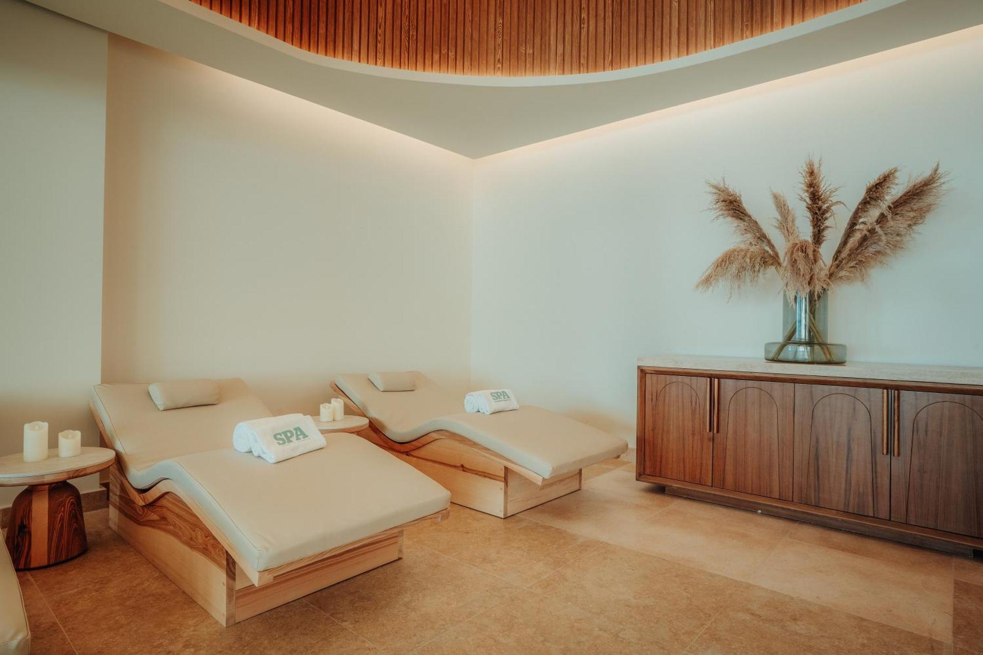 Joia Aruba By Iberostar Hotel Palm Beach Exterior photo